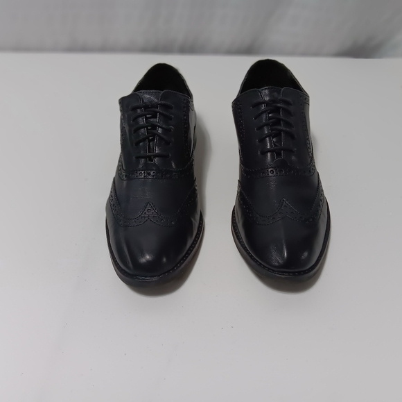 Ladies Cole Haan Leather Wingtip Oxford . Size 7.5 - Picture 3 of 10